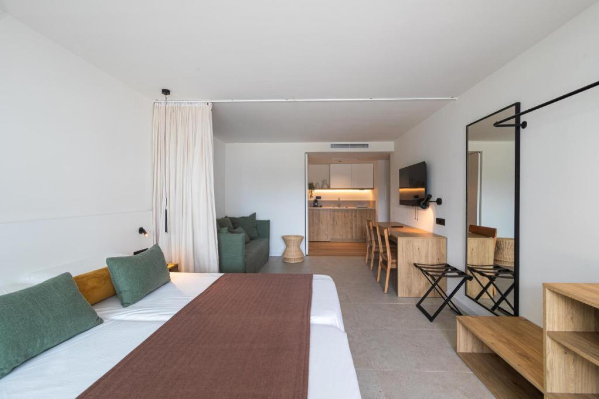Cabot Las Velas Apartments