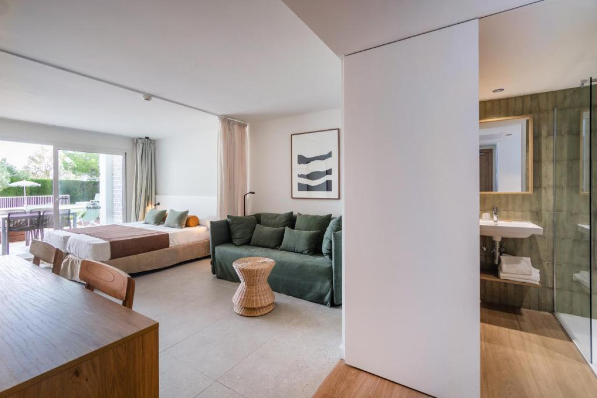Cabot Las Velas Apartments