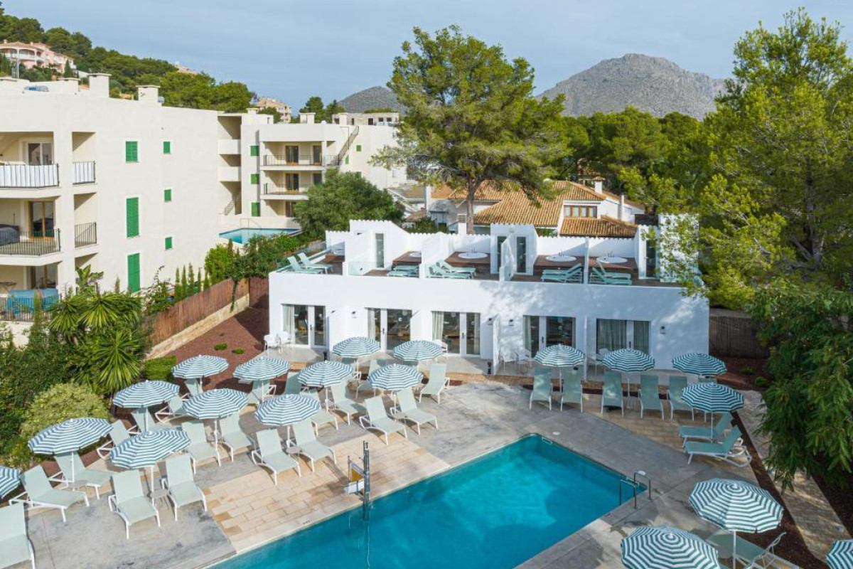 Cabot Las Velas Apartments