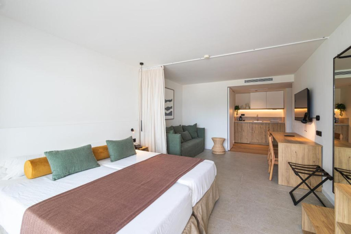 Cabot Las Velas Apartments