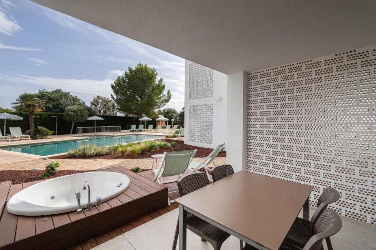 Cabot Las Velas Apartments