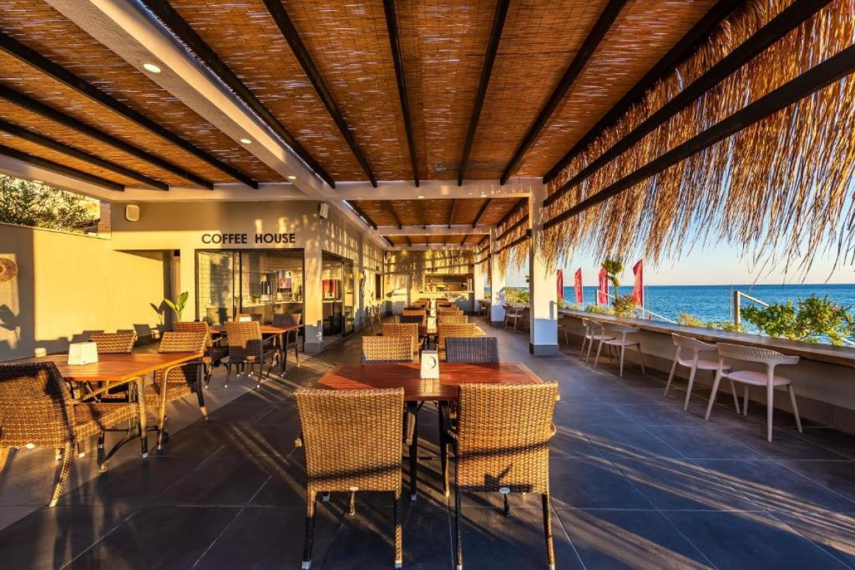 White City Beach Hotel