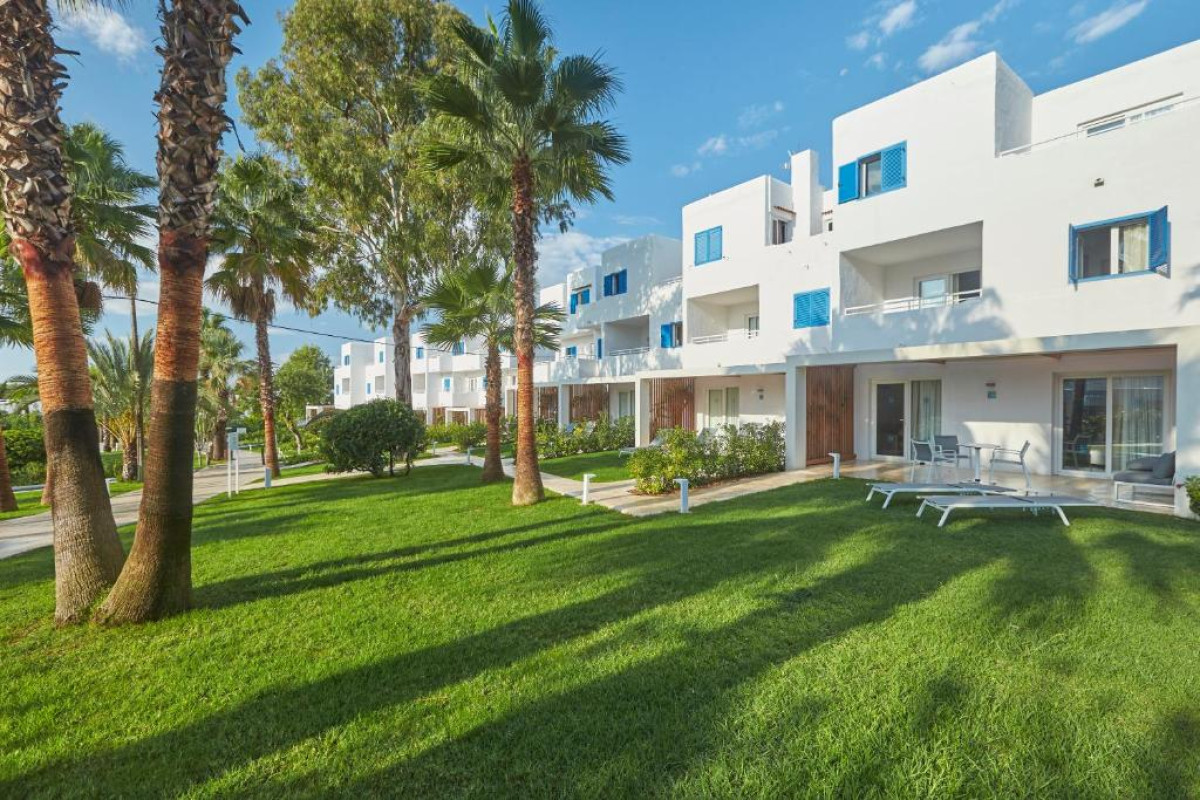 Cala Llenya Resort Ibiza