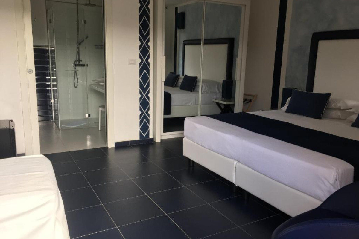CALA ROSA CLUB HOTEL