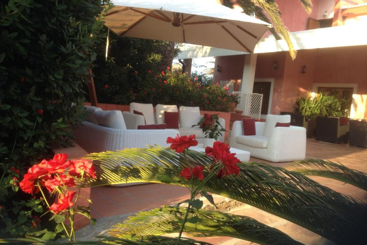 CALA ROSA CLUB HOTEL