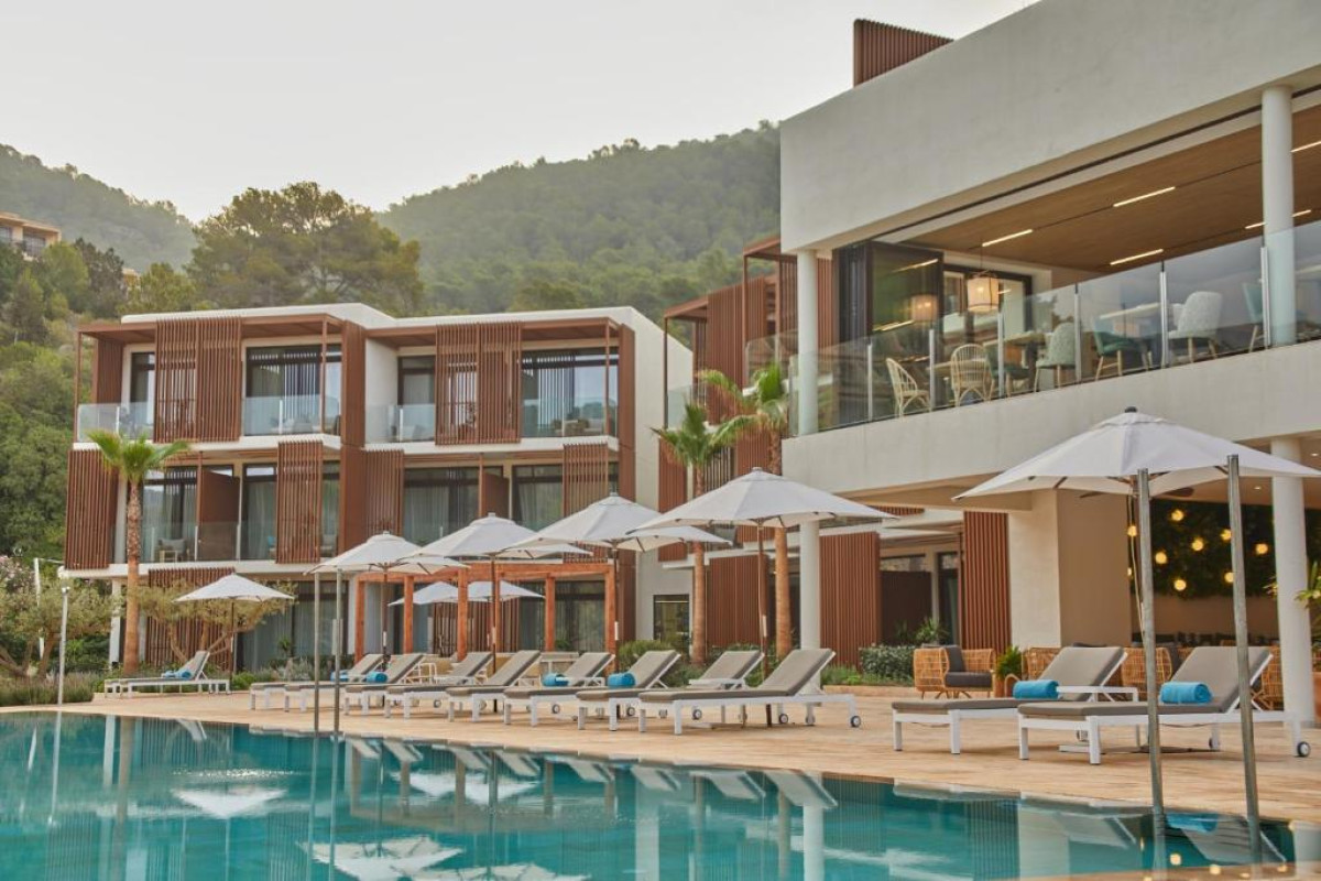 Cala San Miguel The Club