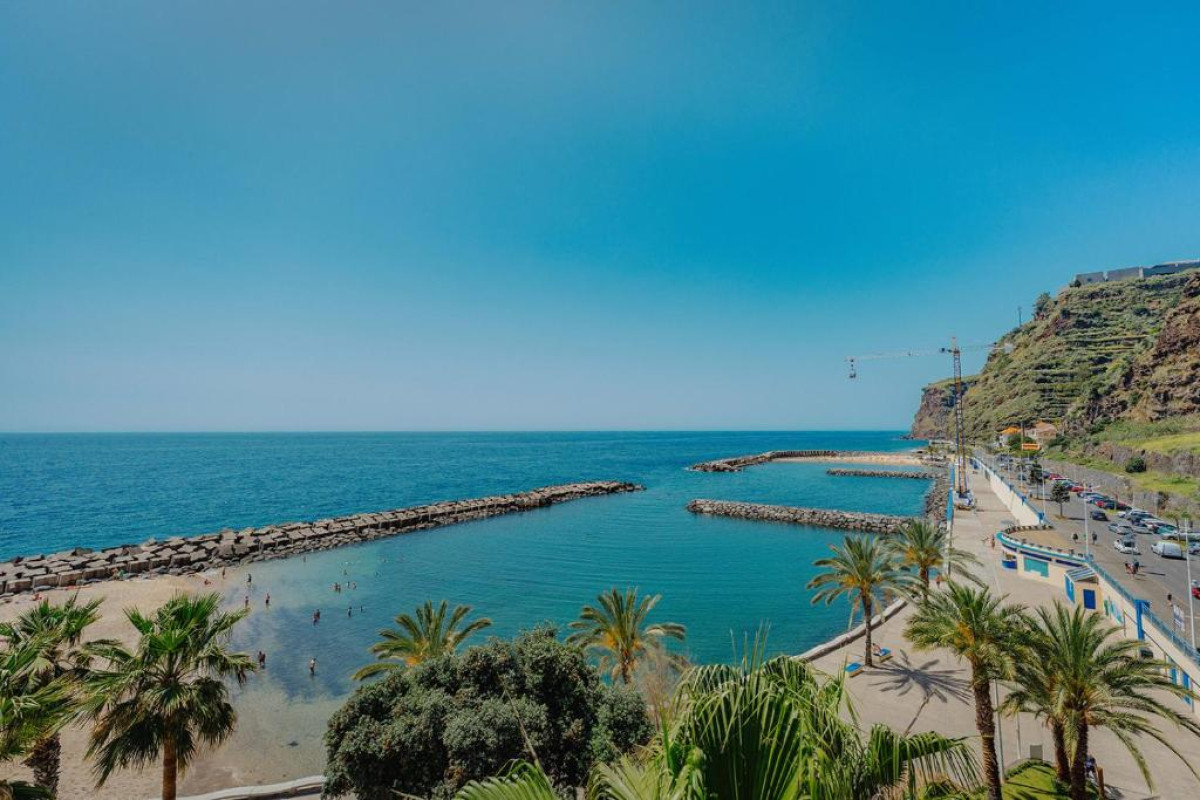 Hotel Calheta Beach