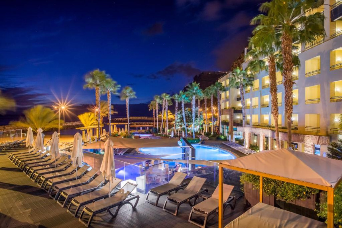 Hotel Calheta Beach