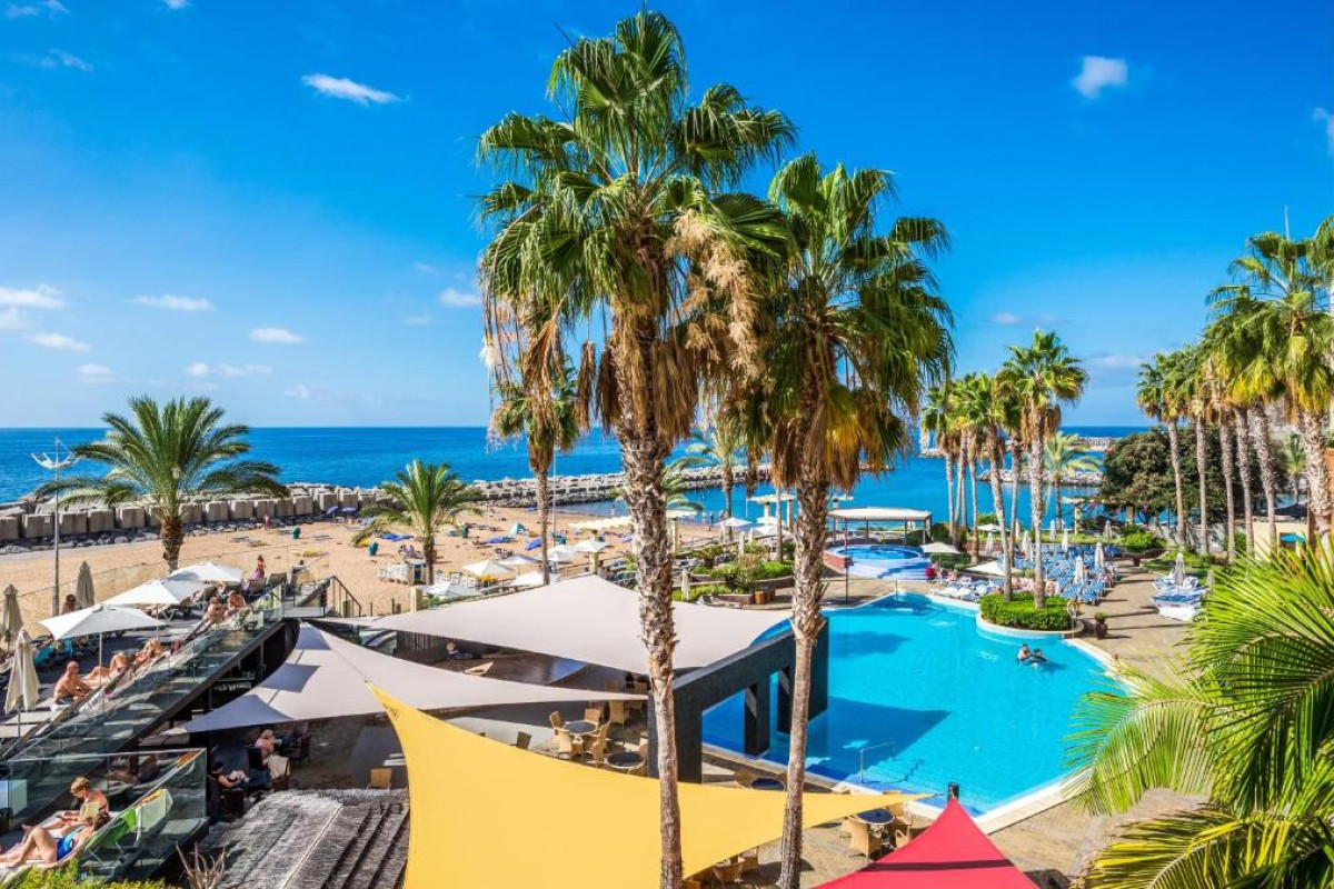 Hotel Calheta Beach