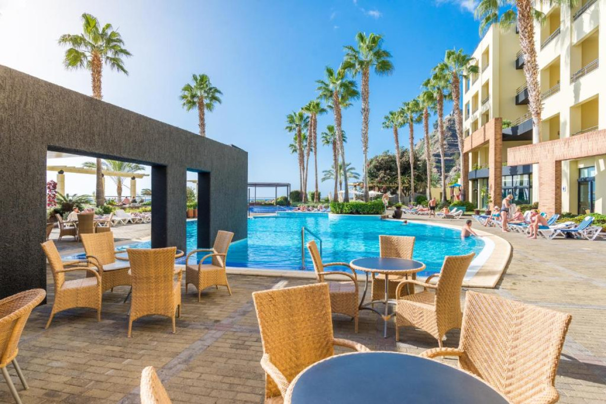 Hotel Calheta Beach
