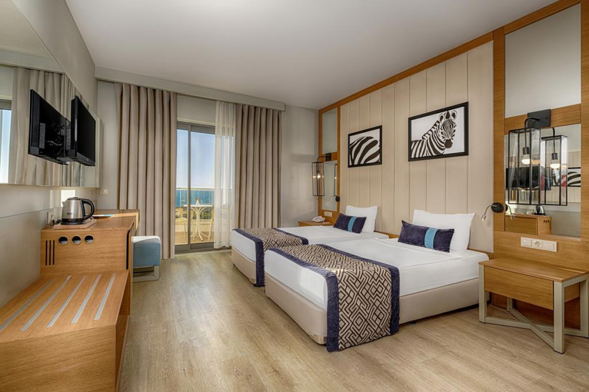 CALIDO MARIS HOTEL