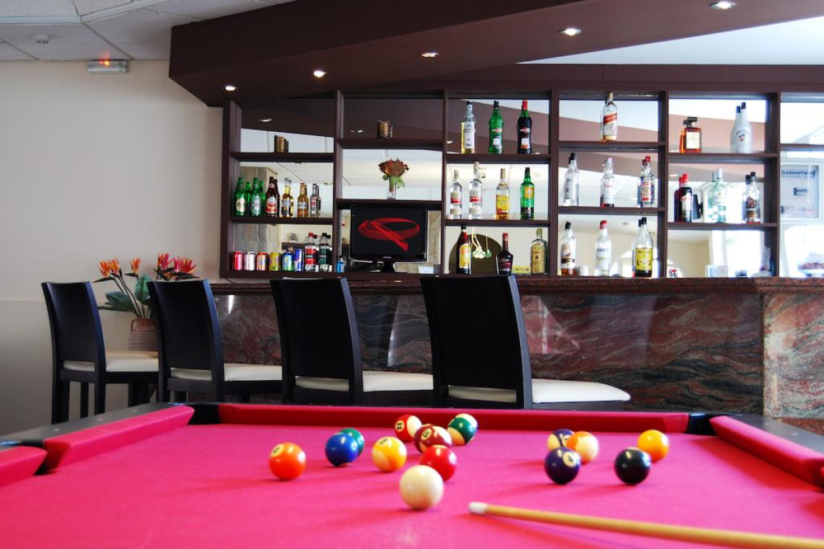California Beach Hotel (Adults only 18+)