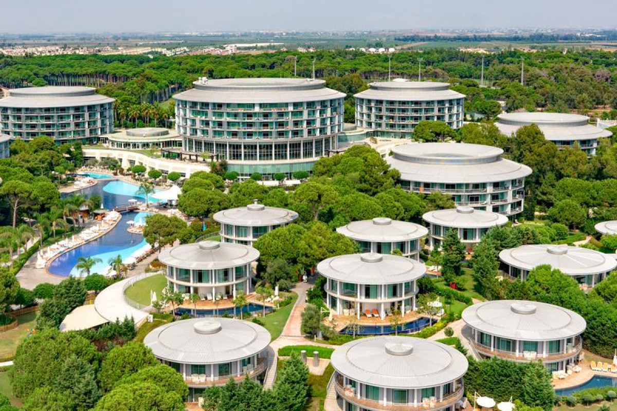 CALISTA LUXURY RESORT