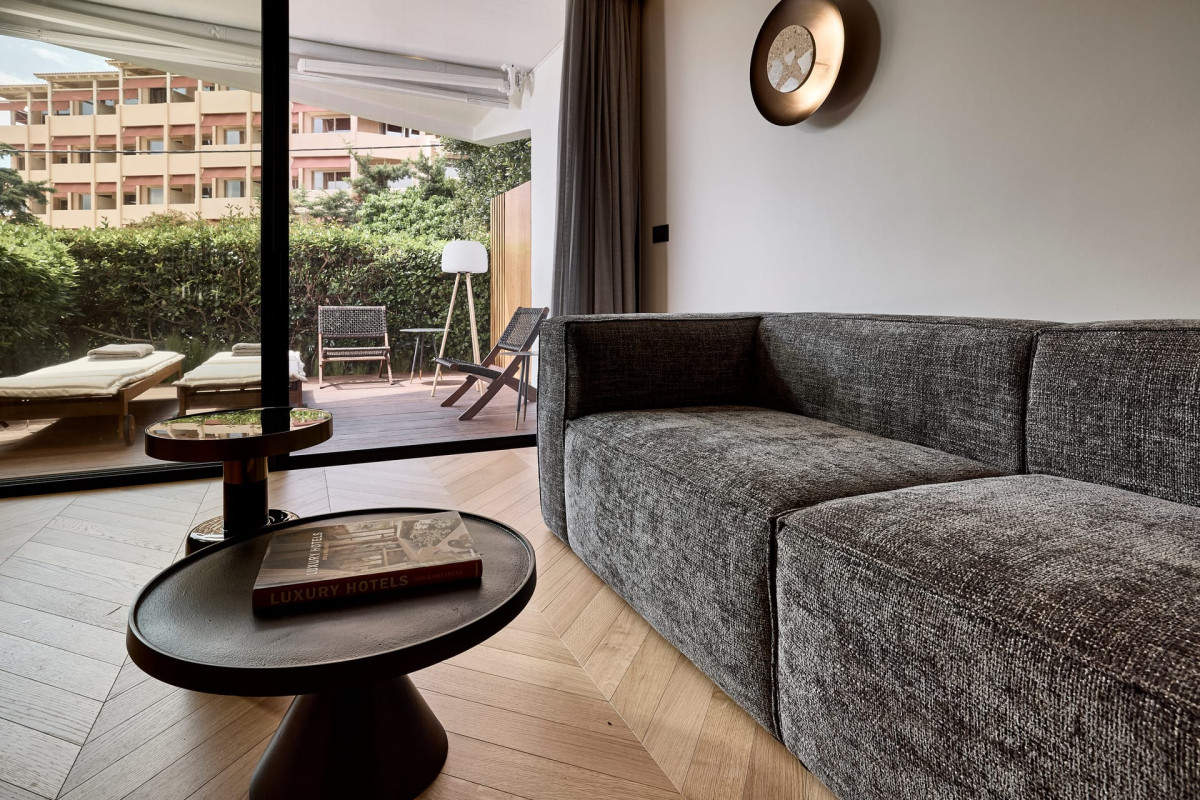 Cama Luxury Suites Kavouri