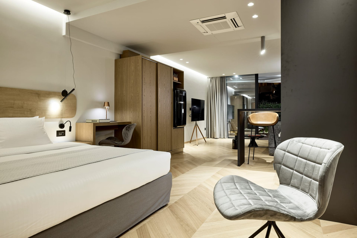 Cama Luxury Suites Kavouri