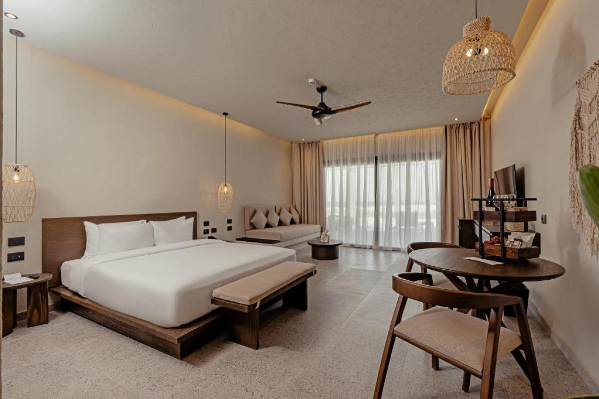 Sentido Naga Bay