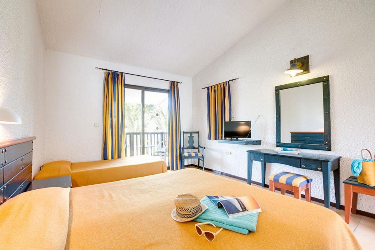 Golden Coast Hotel & Bungalows