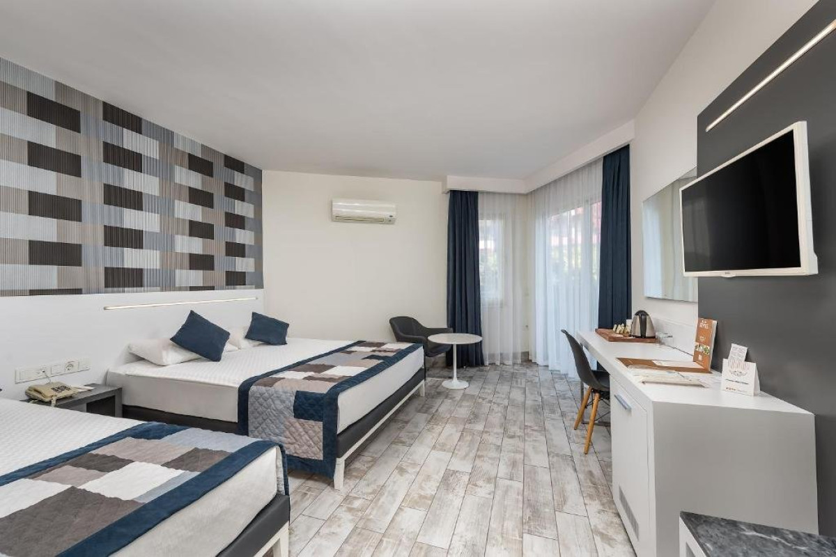 White City Beach Hotel