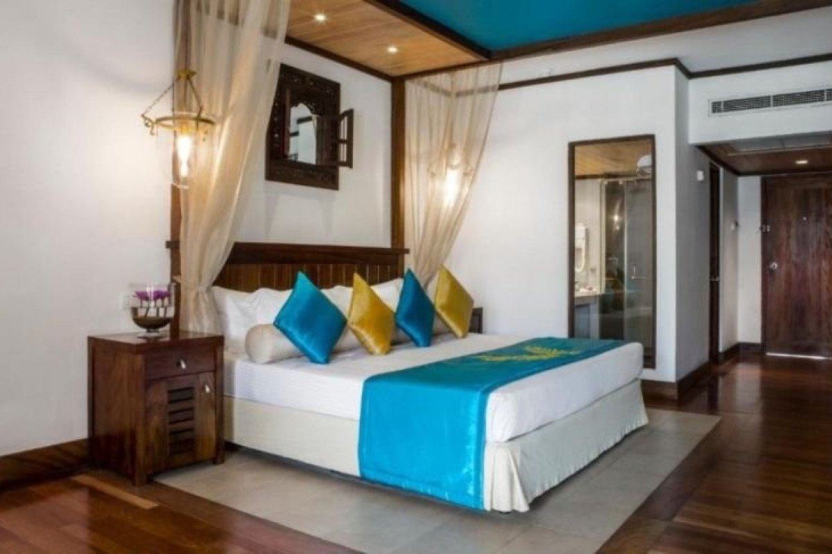 Royal Palms Beach Hotel
