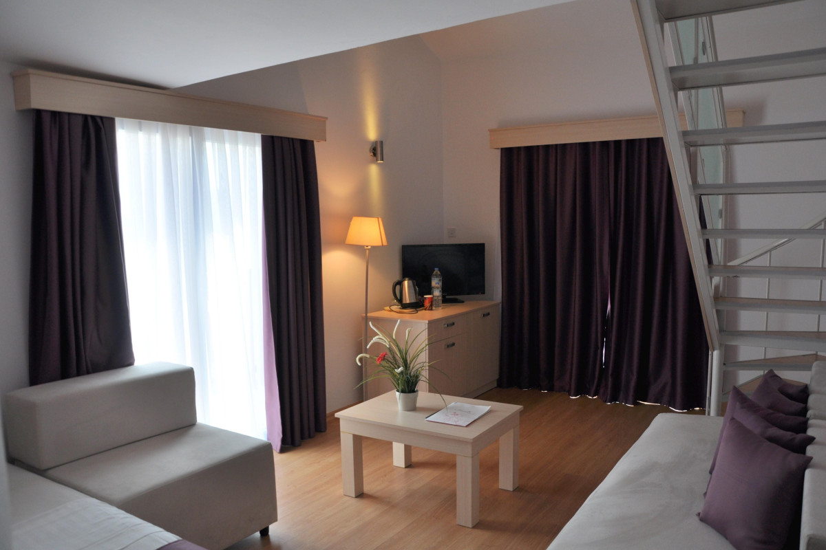 Manolya Hotel