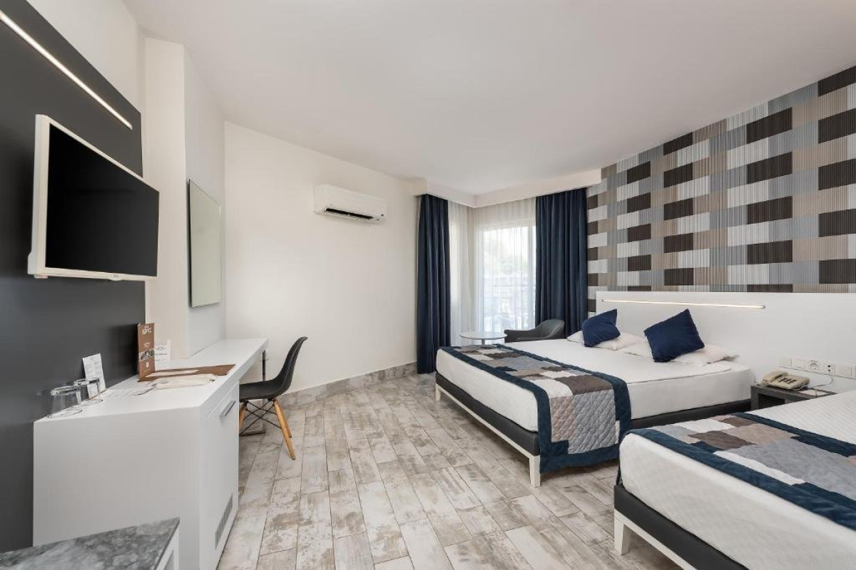 White City Beach Hotel