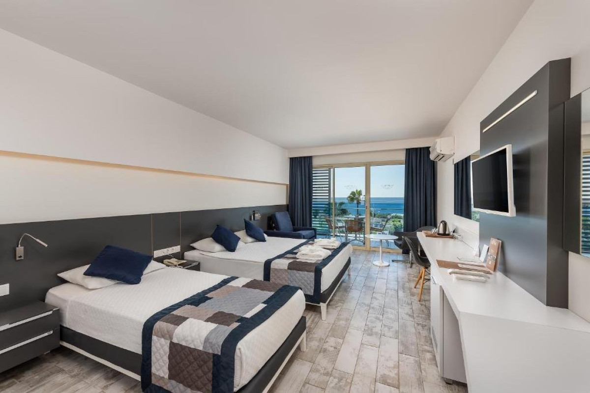 White City Beach Hotel