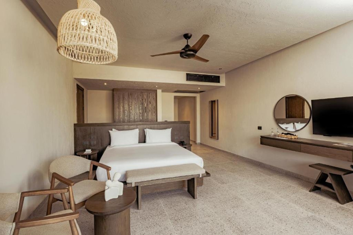 Sentido Naga Bay