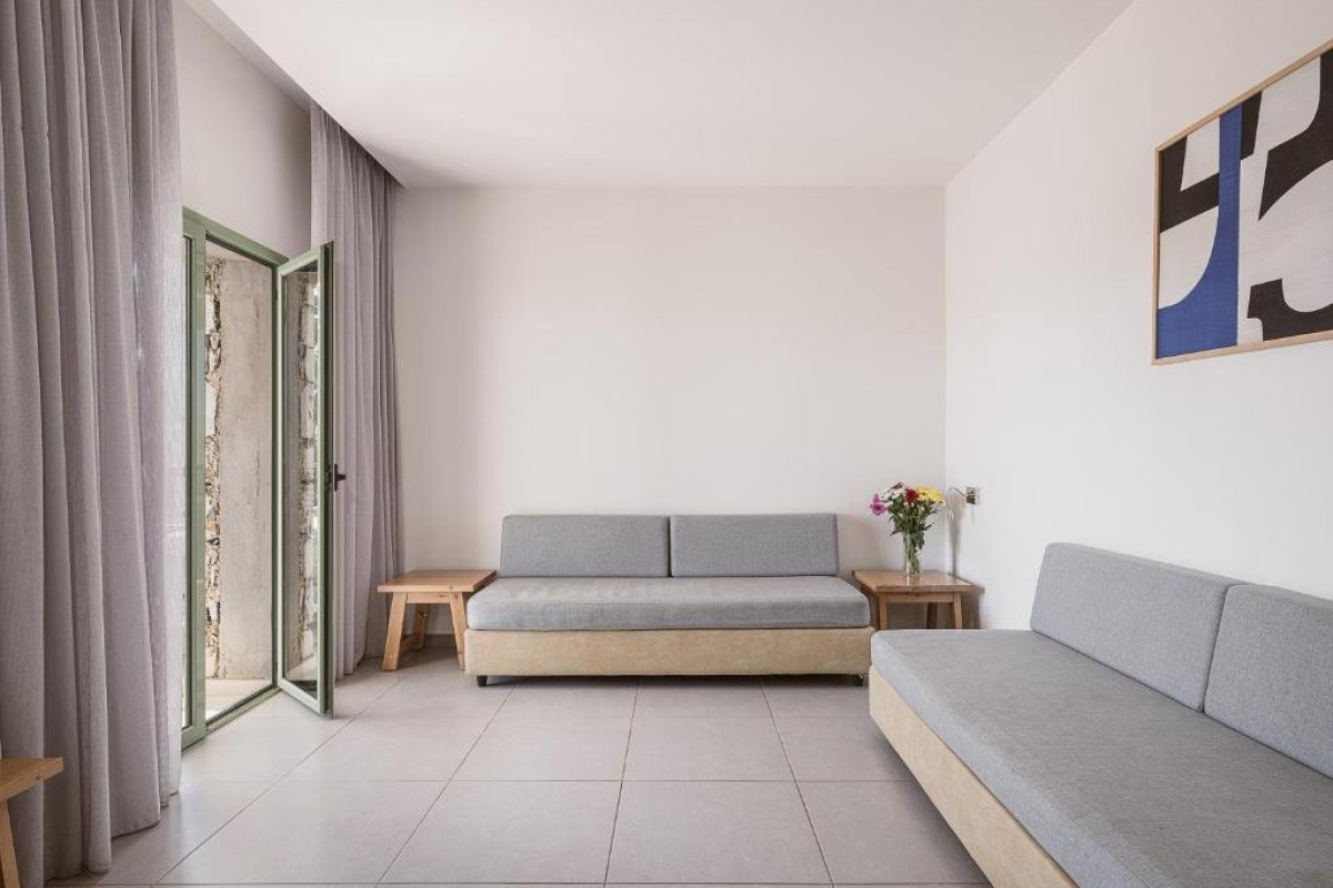Erato Beach Hotel