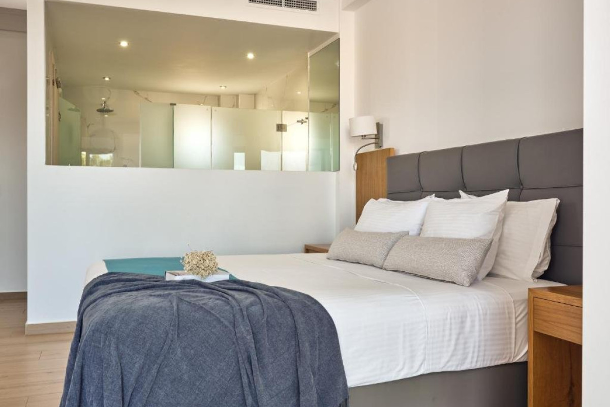 CAVO ORIENT BEACH HOTEL