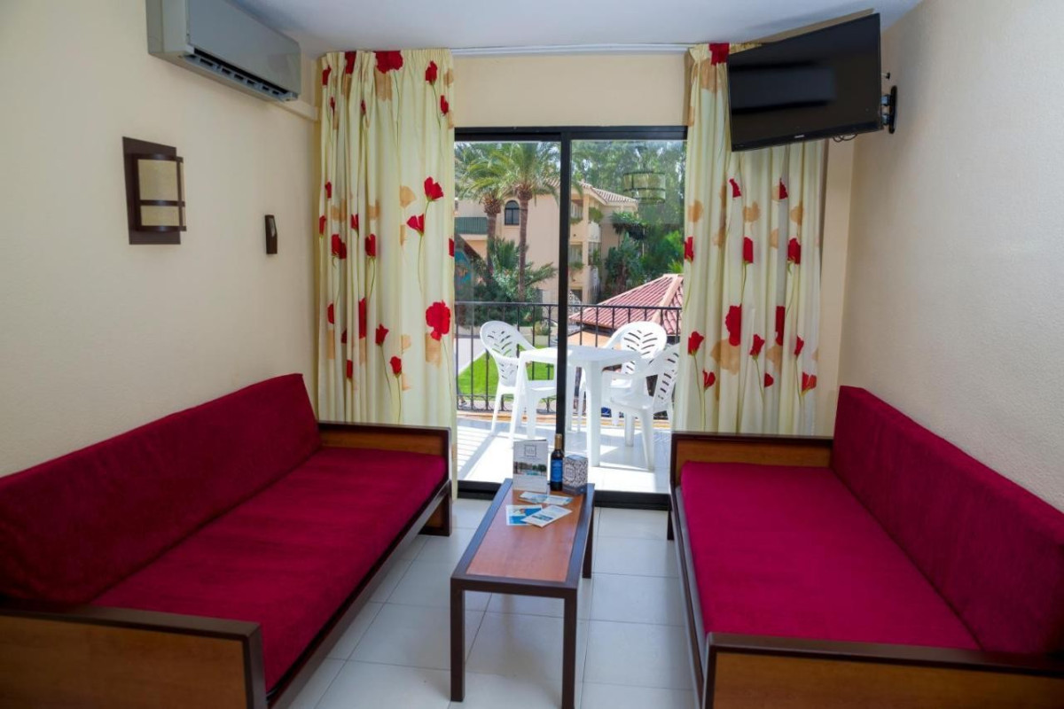 Puente Real Hotel