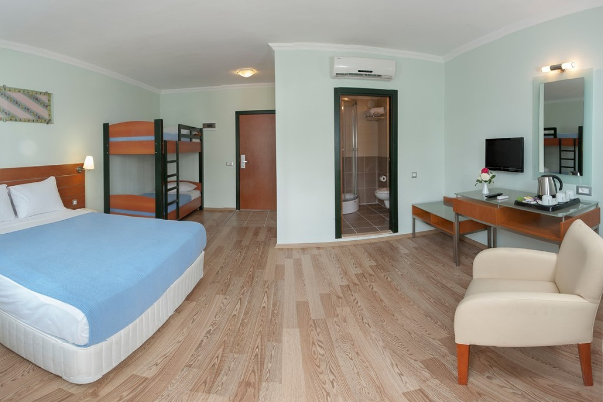 PETUNYA BEACH RESORT
