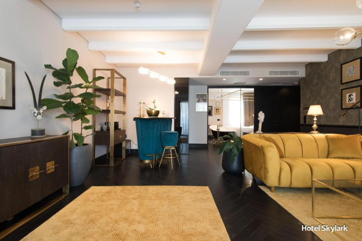 Combo Hotel Skylark 2 nopti si Sejur Hotel Golden Coast Bungalows Nea Makri
