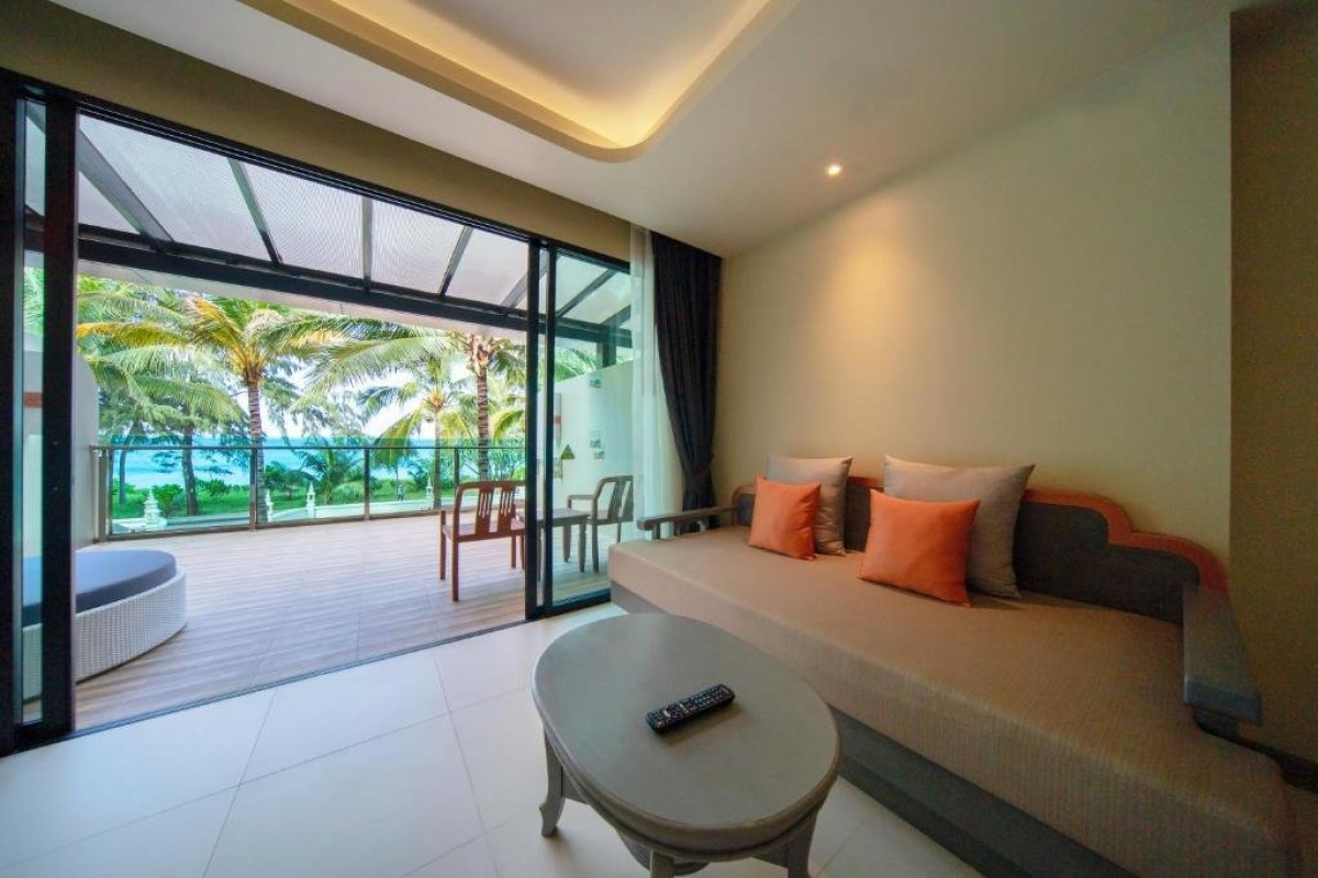 Maikhao Palm Beach Resort