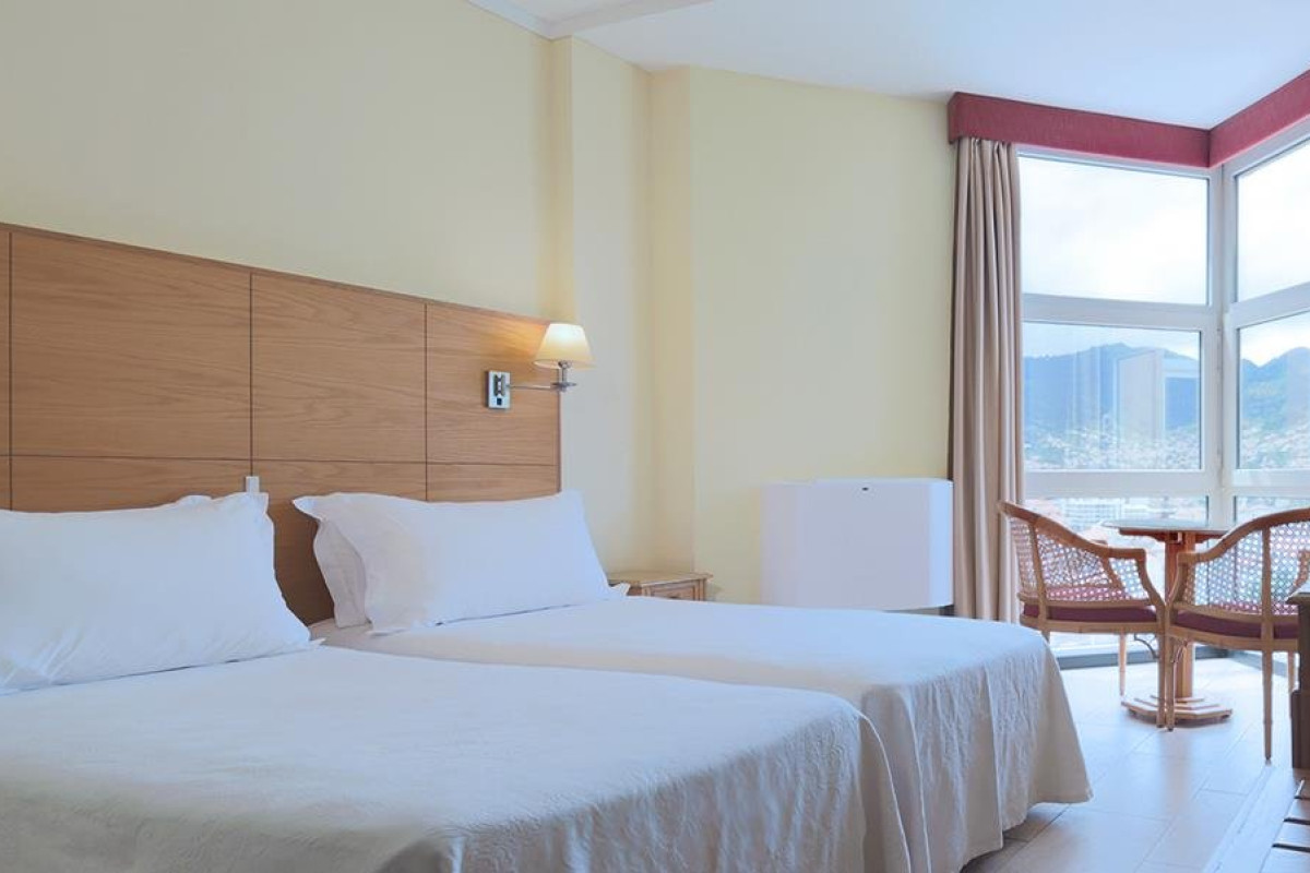 Baia Madeira Hotel - Ocean Beachfront