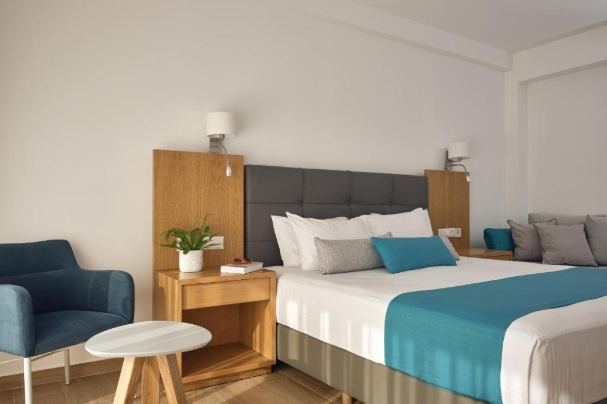 CAVO ORIENT BEACH HOTEL