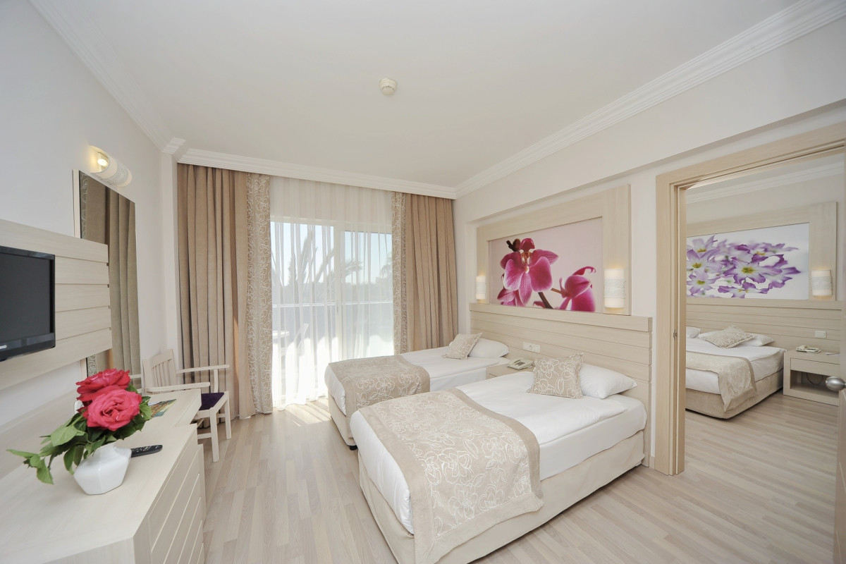 Seaden Corolla Hotel