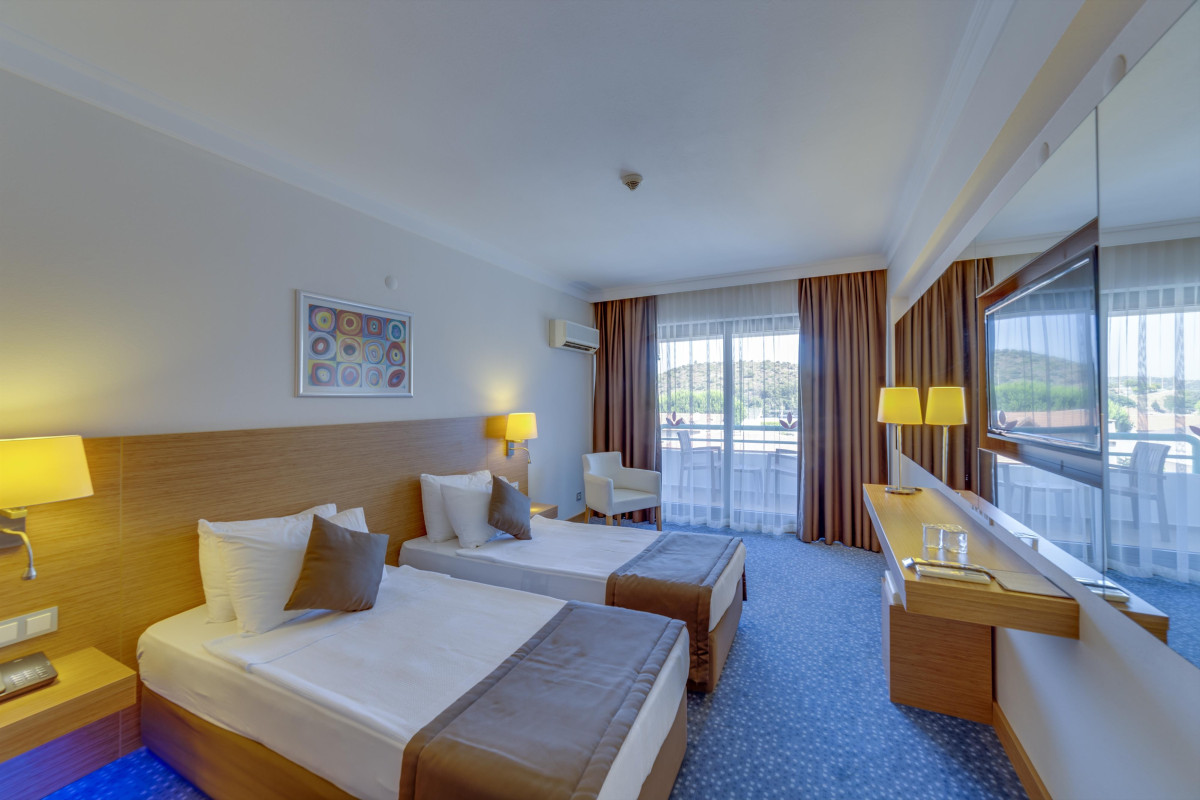 HOTEL GRAND EFE