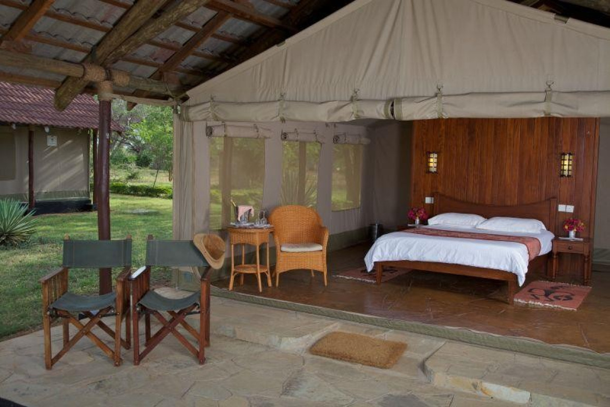 Jacaranda Beach Resort and Safari Tsavo Explorer RO