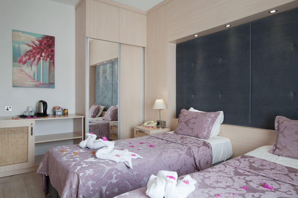 Manolya Hotel