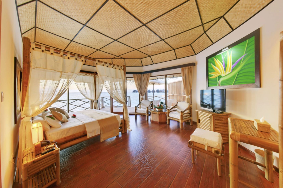 Angaga Island Resort & Spa