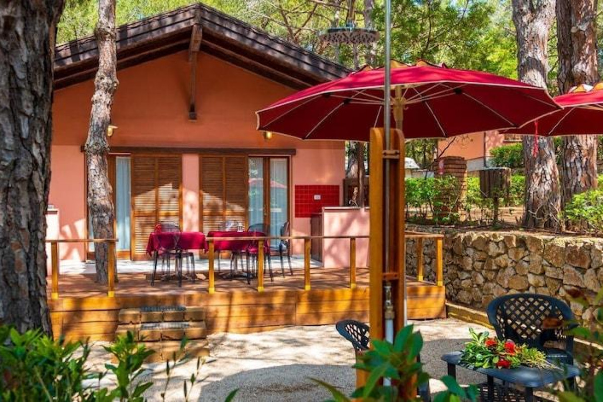 Camping Lacona Pineta
