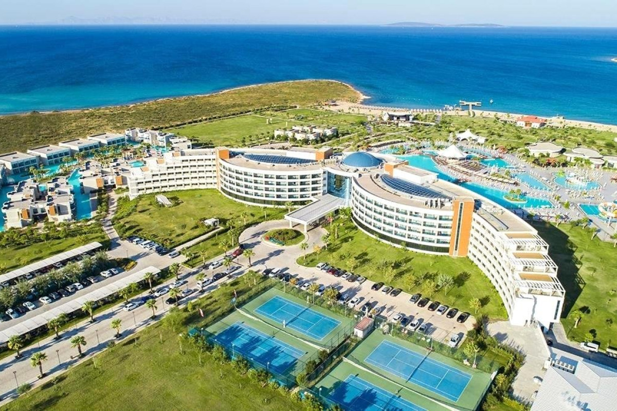Aquasis Deluxe Resort Spa
