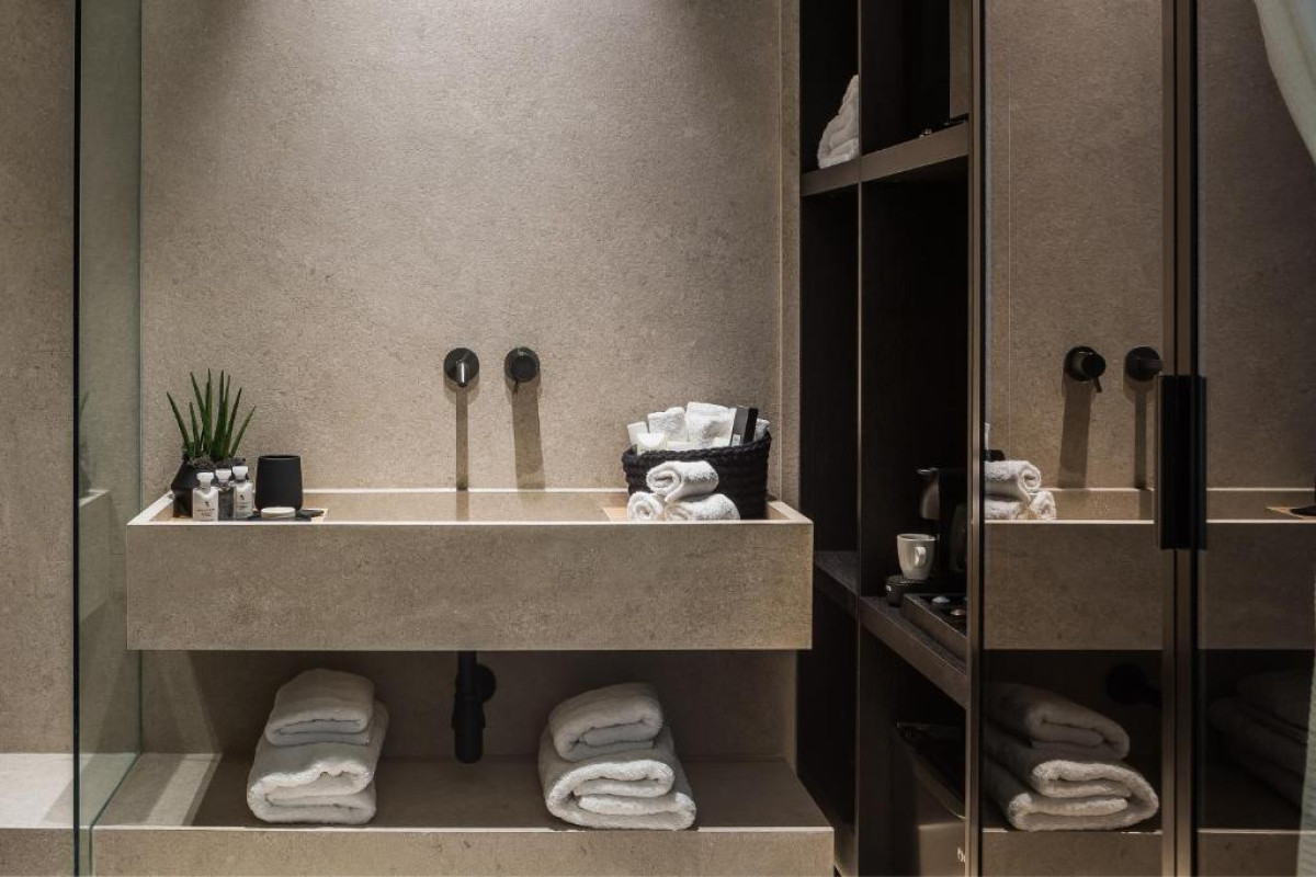 Canale Hotel & Suites