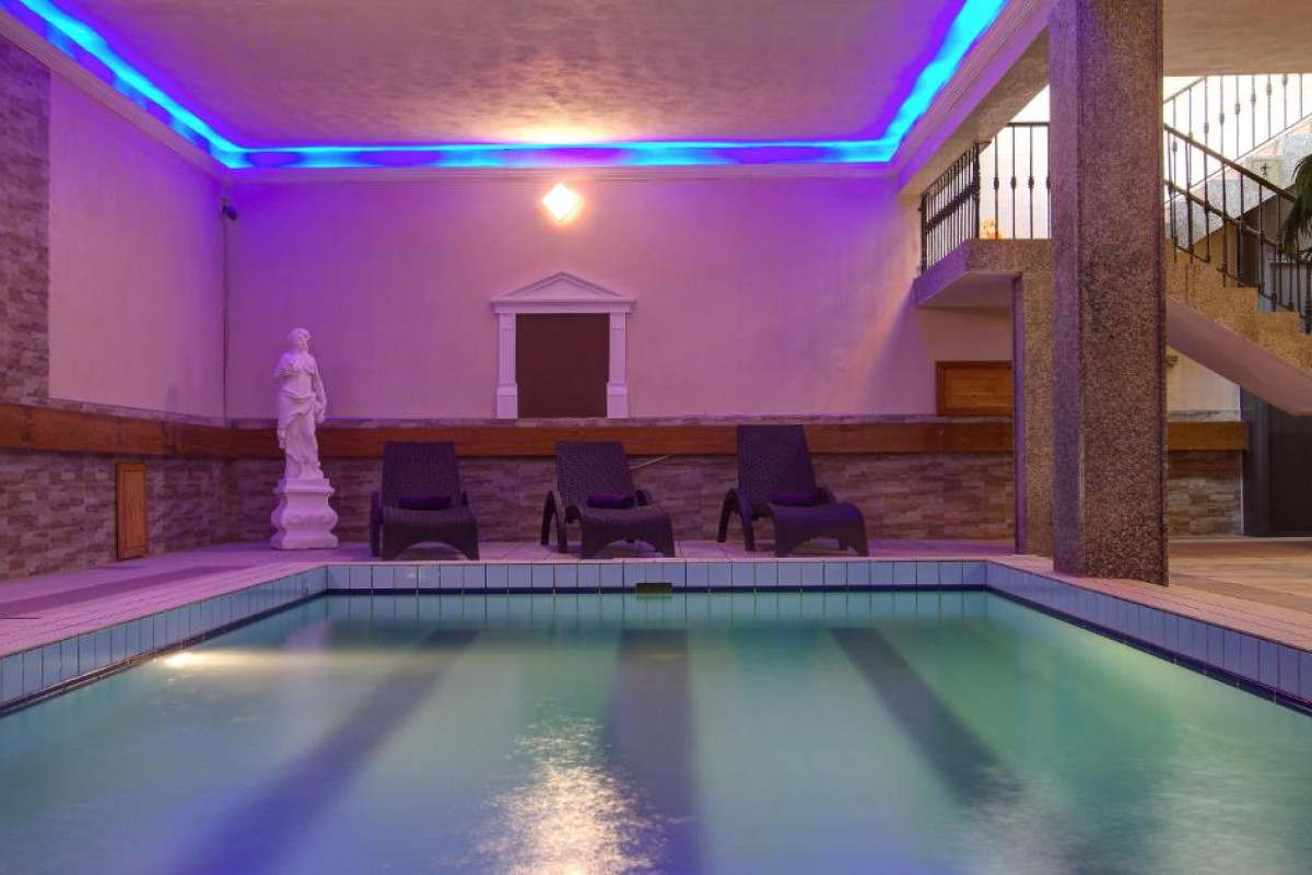 Canifor Hotel