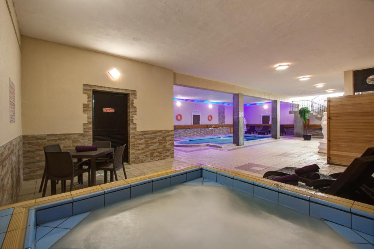 Canifor Hotel