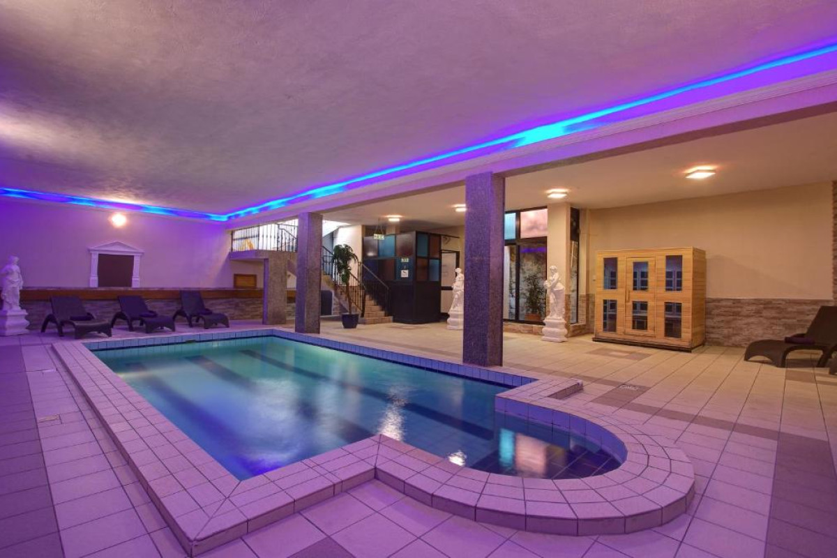 Canifor Hotel