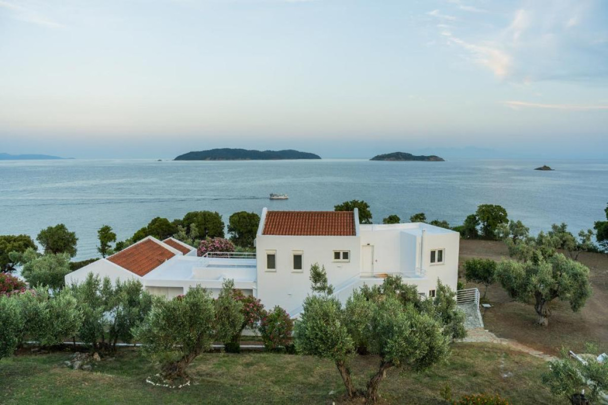 Cape Blue Suites