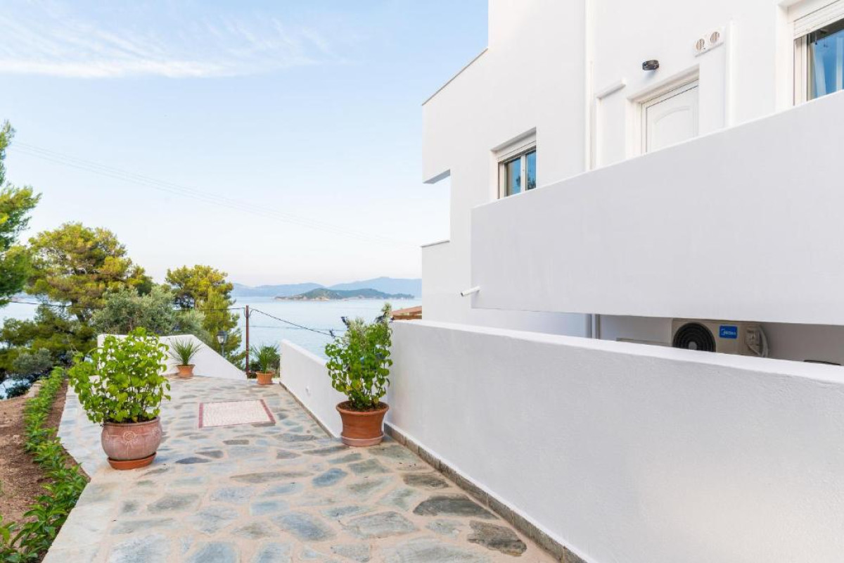 Cape Blue Suites