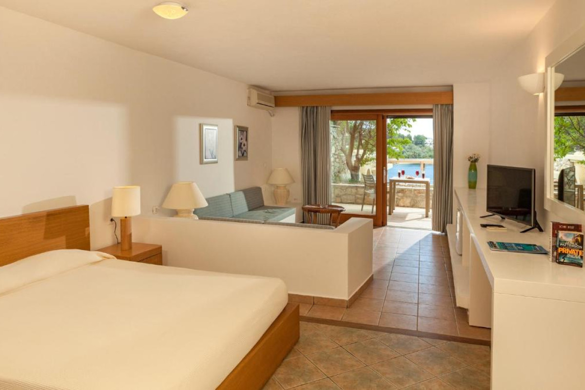 Cape Kanapitsa Hotel Suites