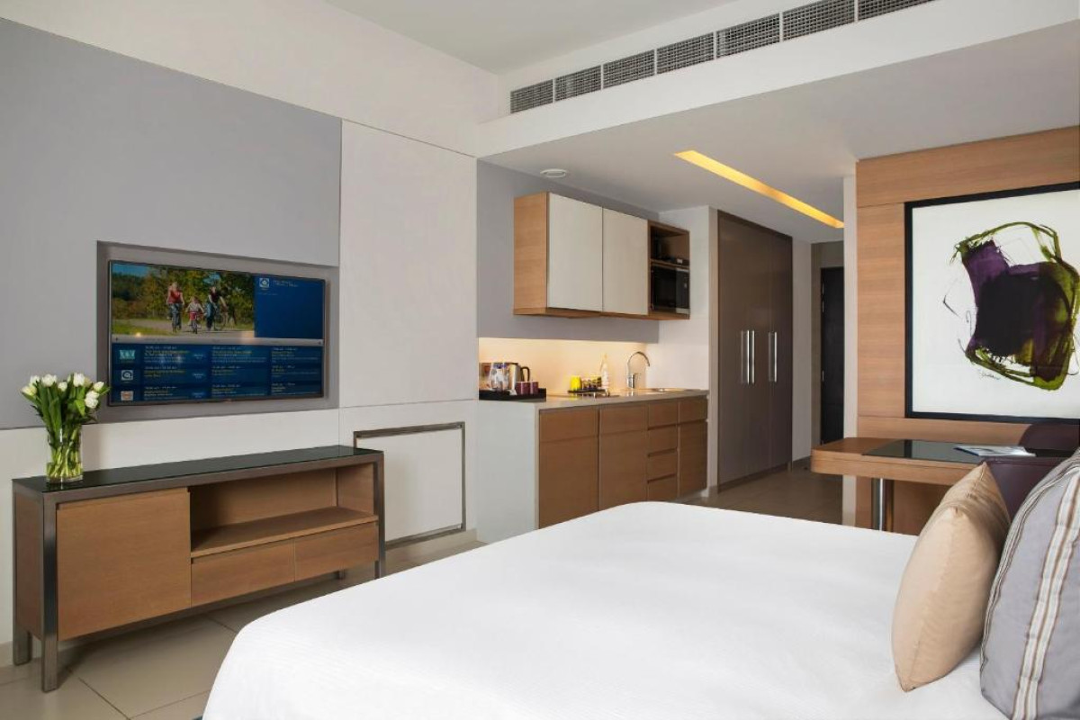 Hotel Capital Centre Arjaan by Rotana